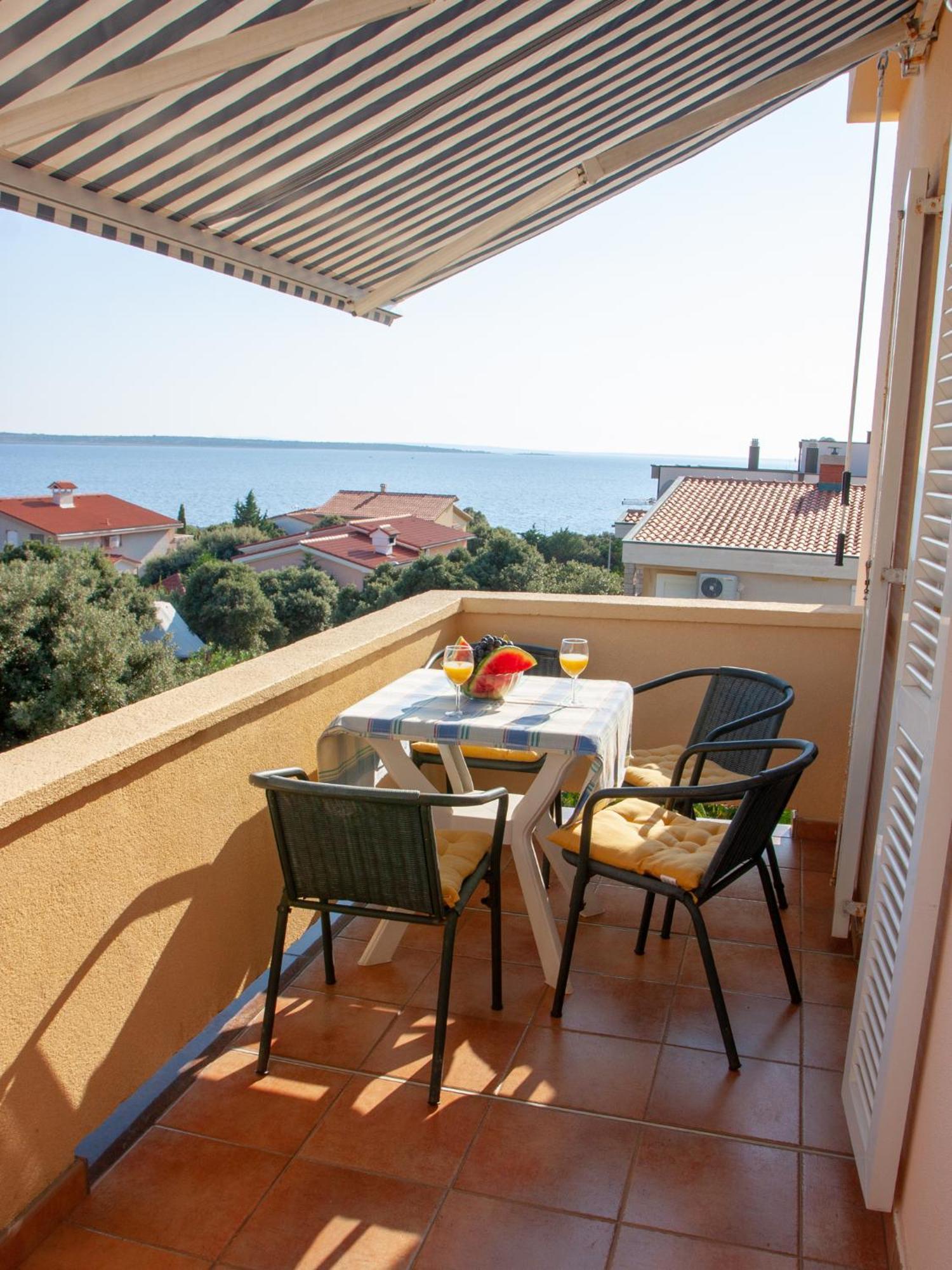 Apartments Villa Ana Мандре Екстер'єр фото