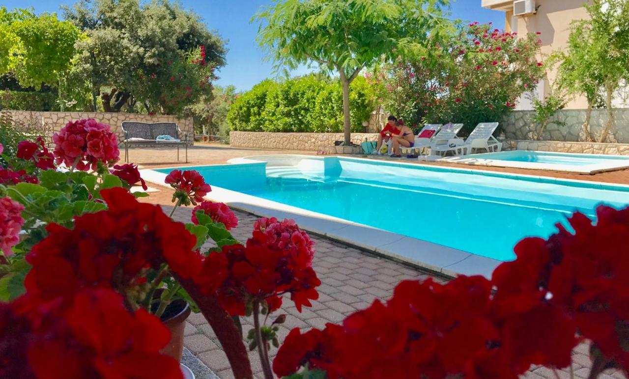 Apartments Villa Ana Мандре Екстер'єр фото