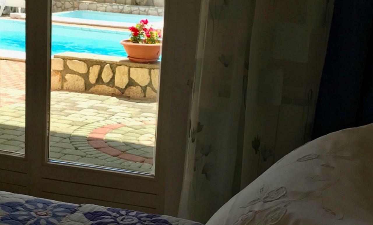 Apartments Villa Ana Мандре Екстер'єр фото