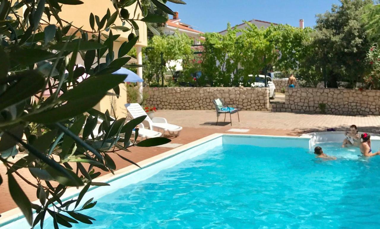 Apartments Villa Ana Мандре Екстер'єр фото